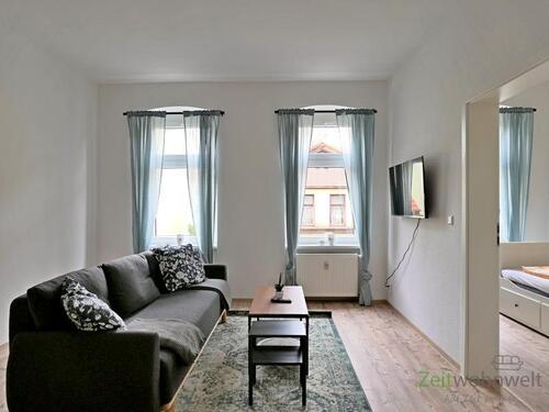 helles Wohnzimmer - (EF0907_M) Erfurt: Johannesvorstadt, neu renovierte und neu möblierte 3-Zimmer-Wohnung mit Garten, WLAN, Waschmaschine