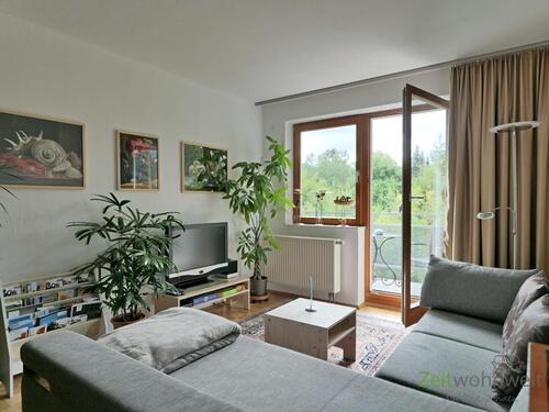 TV und Balkonausgang - Etagenwohnung mit 48,00 m² in Weimar zur Miete