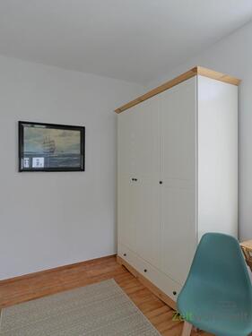 Kleiderschrank im Schlafzimmer - Etagenwohnung mit 40,00 m² in Dresden zur Miete