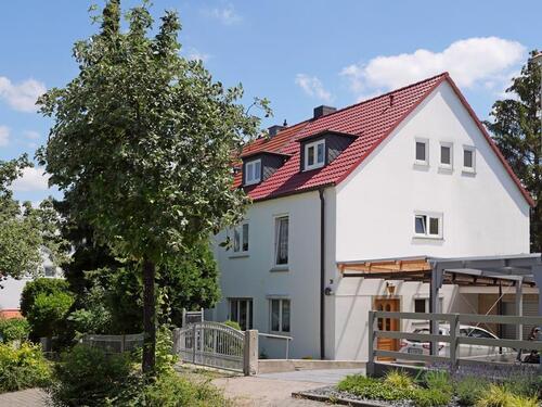 Außenansicht - (EF0136_M) Erfurt: Hochheim, kleine 2-Zimmer-Mansardenwohnung in ruhigem Wohnhaus mit Garten, nahe zur EGA, WLAN inkl.