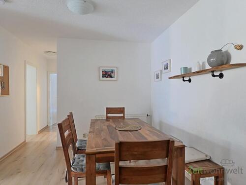 großer Esstisch am Wohnzimmer - Etagenwohnung mit 75,00 m² in Pirna zur Miete