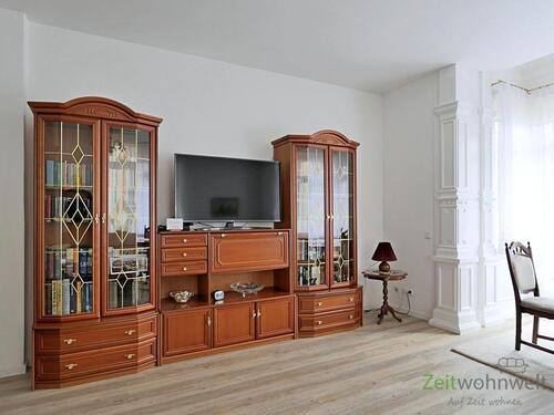 Schrankwand und TV - 3 Zimmer Etagenwohnung in Weimar