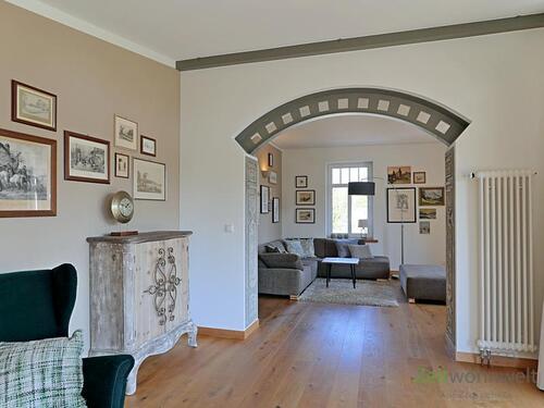 Blick von der Loggia zum Wohnzimmer - 5 Zimmer Etagenwohnung in Radeberg