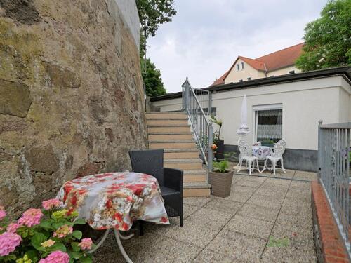 Terrassenbereich hinter dem Haus - 