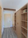 Eingangsbereich mit Kleiderschrank - 