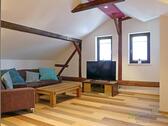 großzügiges Wohnzimmer - 2 Zimmer Etagenwohnung zur Miete in Dresden
