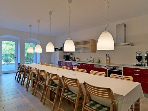 XXL-küche mit komfortabler Ausstattung - 