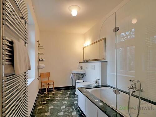 richtig großes Badezimmer - 