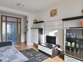 Schrankwand und TV - 2 Zimmer Etagenwohnung zur Miete in Eisenach