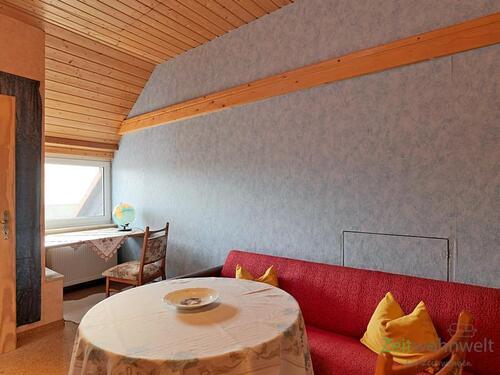 Couch und Arbeitsecke - 