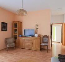 (EF0441_M) Arnstadt: Amt Wachsenburg, möblierte 3-Zimmer-Wohnung mit Balkon, Stellplatz, WLAN und Reinigungsservice