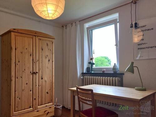 Kleiderschrank im Arbeitszimmer - 