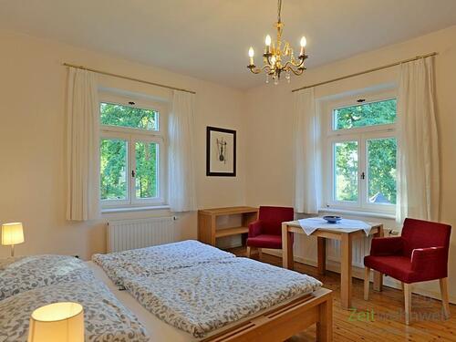 Ausblick vom Bett - 2 Zimmer Etagenwohnung zur Miete in Dresden