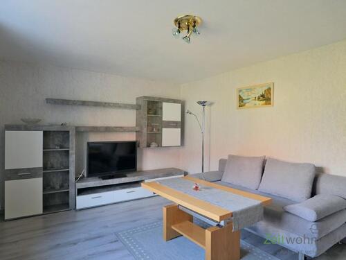 Schrankwand und TV - 2 Zimmer Etagenwohnung zur Miete in Wilsdruff