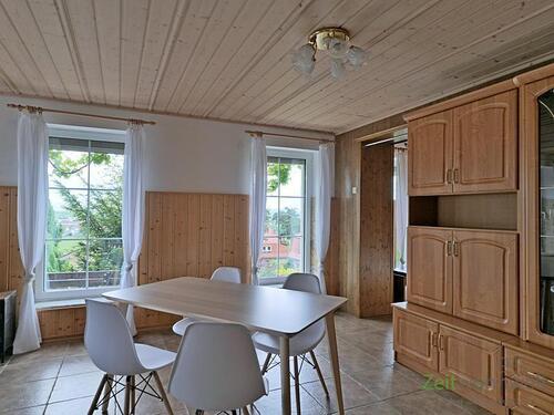 Esstisch im Wohnzimmer - 2 Zimmer Etagenwohnung zur Miete in Dresden
