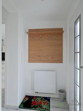 Garderobe im Eingangsbereich - 