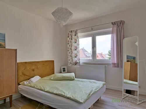 Blick ins Schlafzimmer - 