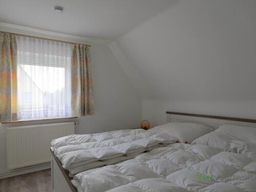 Blick ins Schlafzimmer - 