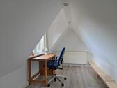 Arbeitszimmer im Dachboden - 