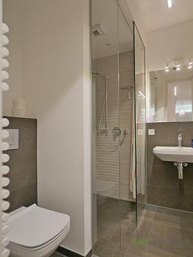 WC und bodentiefe Dusche - 