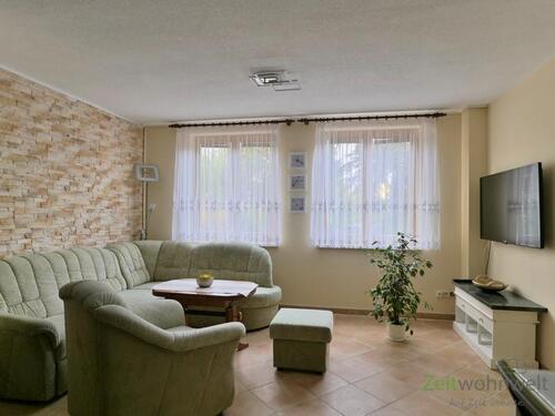 Blick ins Wohnzimmer - 2 Zimmer Etagenwohnung in Dornburg-Camburg