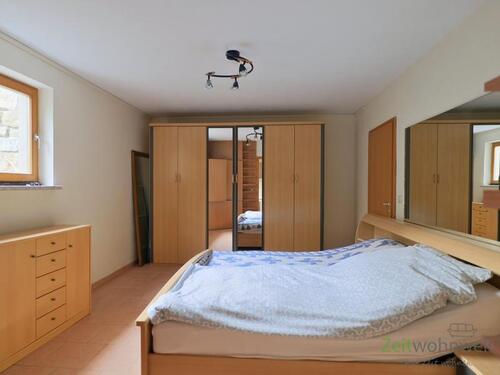 Blick ins Schlafzimmer - 