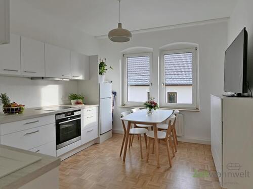 Blick in die Wohnküche - (EF0979_M) Kassel-Stadt: Kirchditmold, neu möblierte Wohnung mit Parkettböden, WLAN