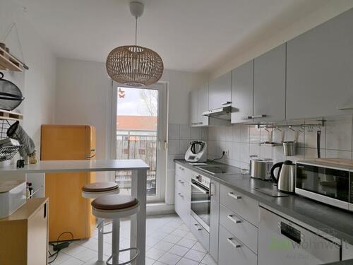 Blick in die Küche - Etagenwohnung mit 69,50 m² in Dresden zur Miete