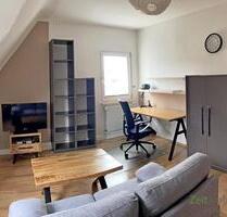 (EF0170_Y) Erfurt: Löbervorstadt, möbliertes Zimmer in schöner Wohnlage im DG mit eigenem Bad, an Wochenendheimfahrer