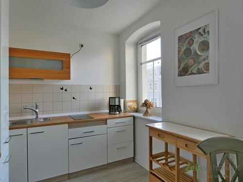 neue Einbauküche - Etagenwohnung mit 44,00 m&sup2; in Freital zur Miete