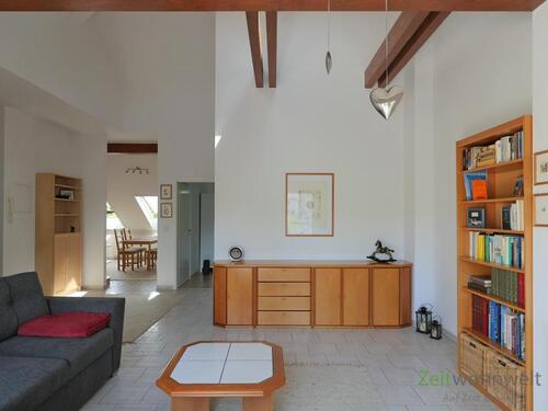 Blick vom Balkon in den Wohnraum - 