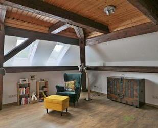 (EF1186_M) Göttingen: Gleichen, gemütliche möblierte Dachgeschosswohnung mit dekorativen Holzbalken