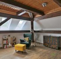 (EF1186_M) Göttingen: Gleichen, gemütliche möblierte Dachgeschosswohnung mit dekorativen Holzbalken
