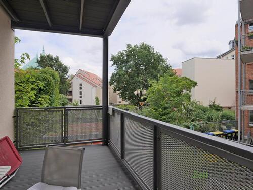 Blick auf den Balkon - 2 Zimmer Etagenwohnung in Erfurt