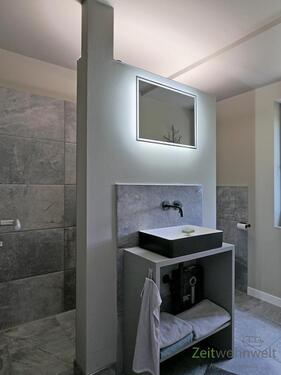 bodentiefe Dusche (links) - 