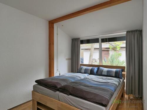 Blick ins Schlafzimmer - 