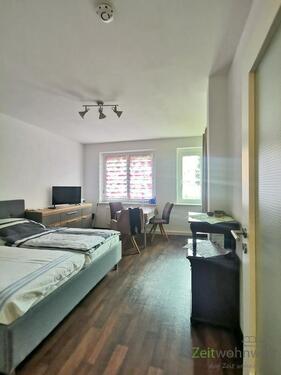 Blick in den Wohnraum - 1 Zimmer Etagenwohnung zur Miete in Dresden