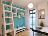 stylisches Wandregal - 2 Zimmer Etagenwohnung zur Miete in Dresden