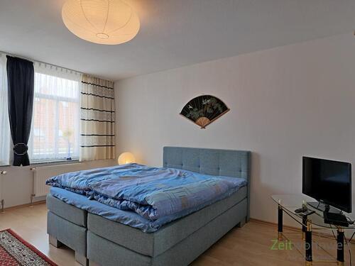 Doppelbett und TV - 