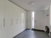 Hauseingang und Garderobe - 