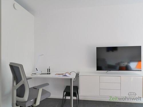 kleiner Schreibtisch - 2 Zimmer Etagenwohnung in Moritzburg