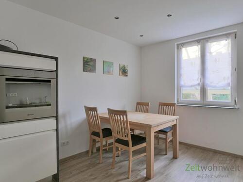 Blick in die Küche - 60 Zimmer Etagenwohnung in Erfurt