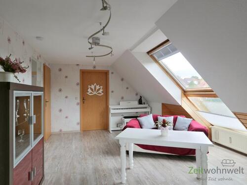 Blick in den Wohnraum - (EF1326_M) Eisenach: Gerstungen, geschmackvoll möblierte Wohnung mit Balkon und weißem E-Piano