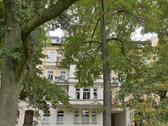 gepflegte Parkanlage direkt am Haus - 