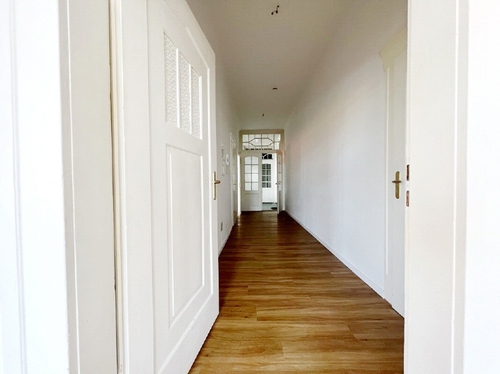 Flur - Etagenwohnung mit 92,00 m&sup2; in Gotha zur Miete
