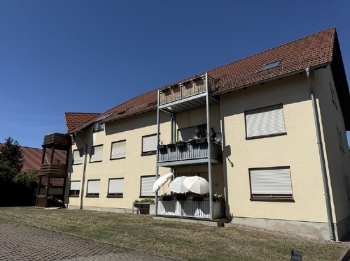 Dachgeschosswohnung mit Balkon - Kapitalanlage auf dem Land - 125.000,00&nbsp;EUR Kaufpreis, ca.&nbsp; 94,00&nbsp;m&sup2;&nbsp;Wohnfl&auml;che