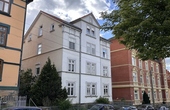 Hausansicht-Süd - Oben wohnen. Zentral leben. Dachgeschosswohnung in Gotha.