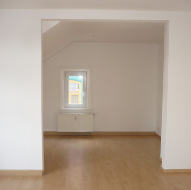 Wohnzimmer - Dachgeschoßwohnung mit 85,00 m&sup2; in Gotha zur Miete