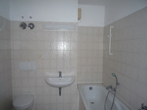Badezimmer - Etagenwohnung mit 51,11 m² in Bad Liebenstein zur Miete