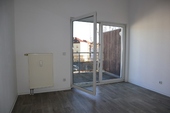 Wohnzimmer mit Balkon - 